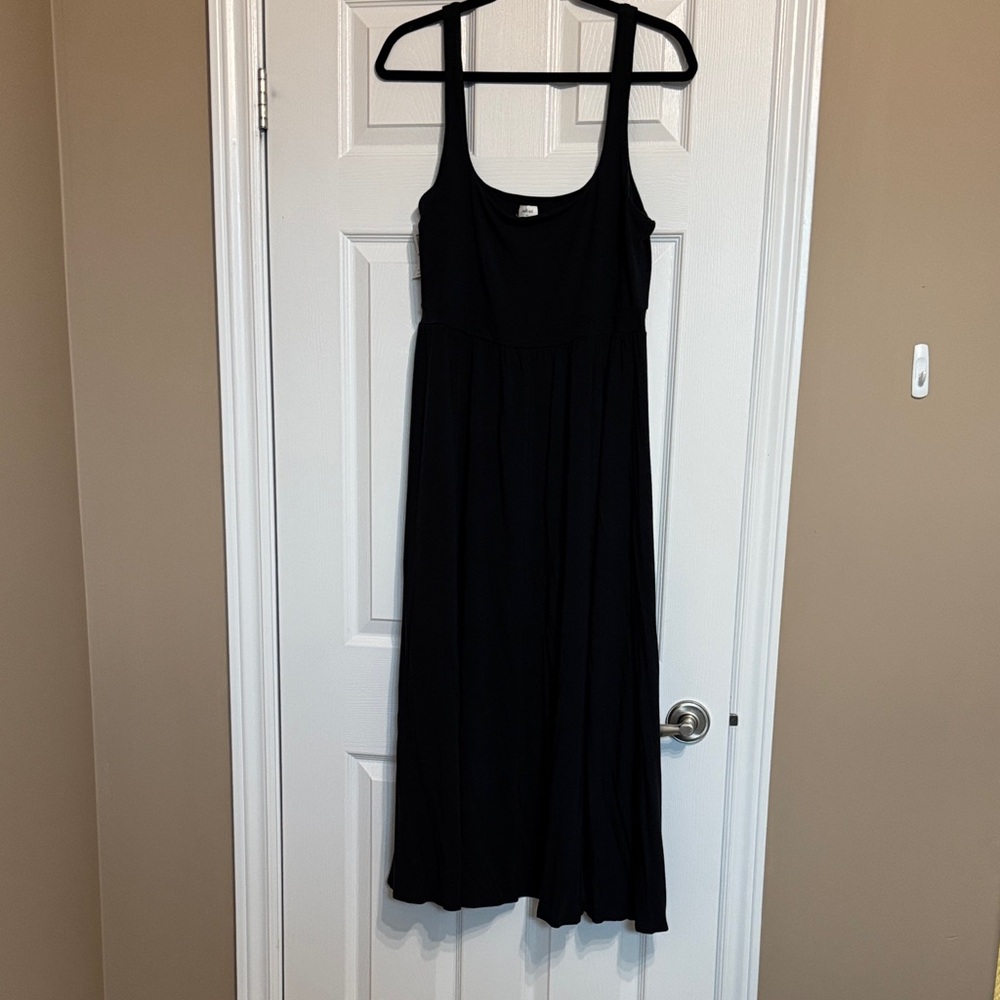 Wilfred Classic Black Maxi Dress Aritzia Market Slit size XL